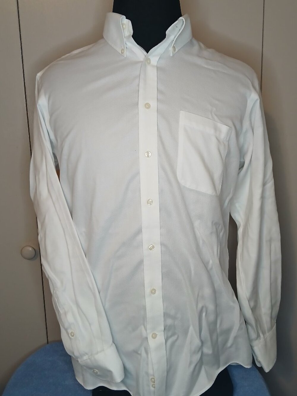 Kirkland Signature Traditional Fit White Dress Shirt 16.5 x34 (1192E2)